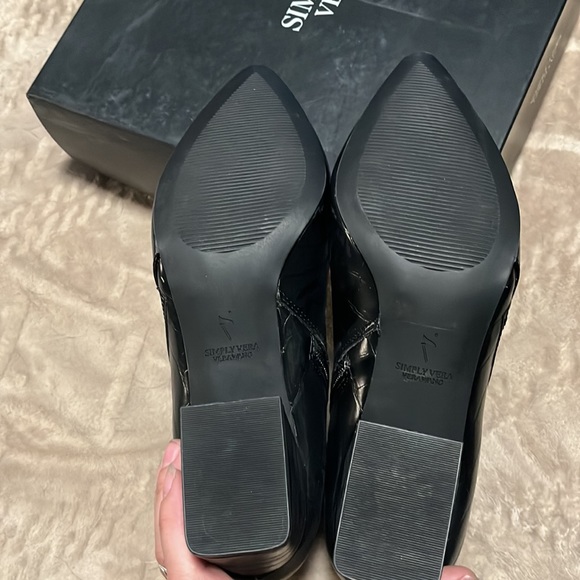 Vera Wang Black heels - Bluebird- 9.5 - Picture 5 of 6